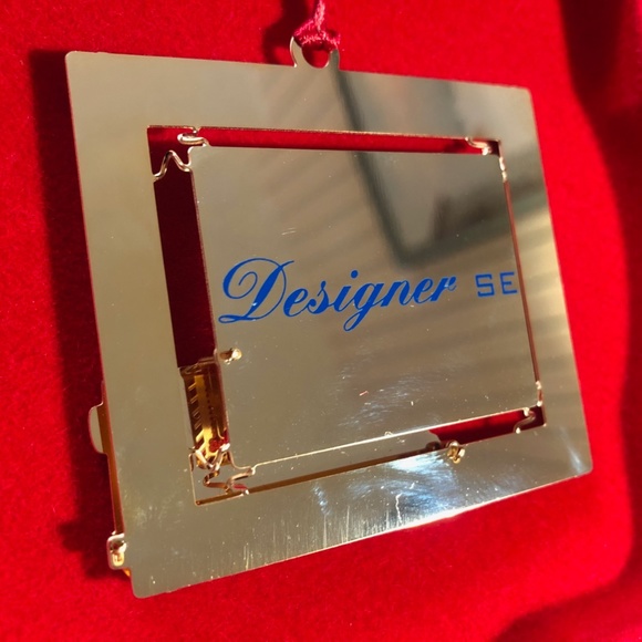 NWOT Husqvarna Viking “Designer SE” Sewing Machine Ornament - Picture 10 of 10